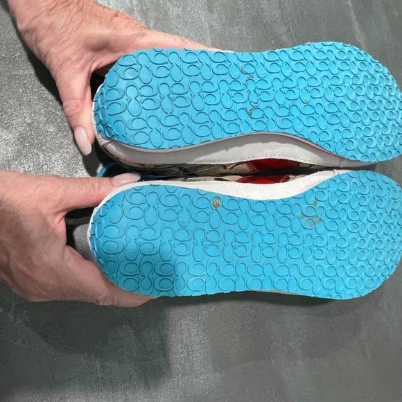 Coach walking sneaker. Signature coated canvas and leather upper 8M EUC REDUCED! - Picture 2 of 4